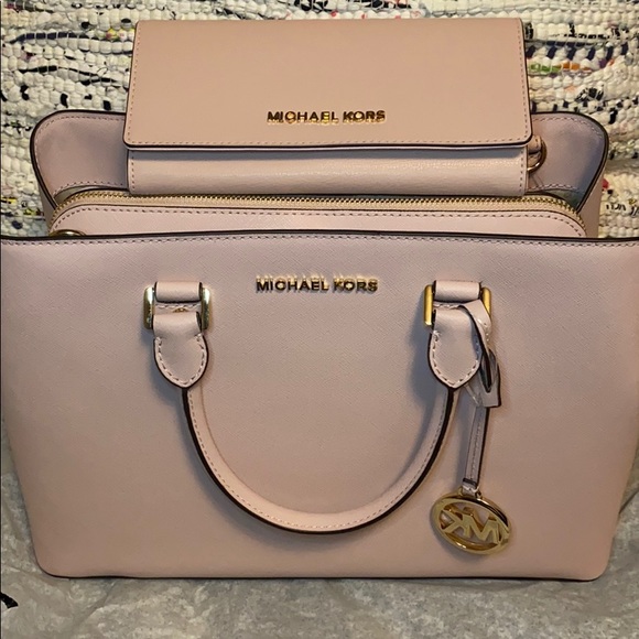 Michael Kors savanna satchel & marching Wallet - Picture 8 of 8